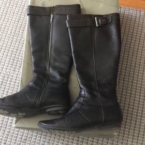 Born Persimmon boots